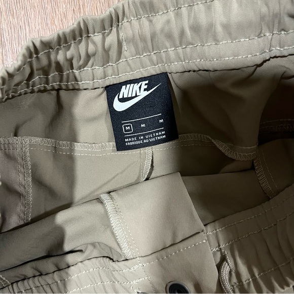 Nike Sportswear Woven Pants Men's Khaki Tapered Legs Size Medium - Picture 5 of 5